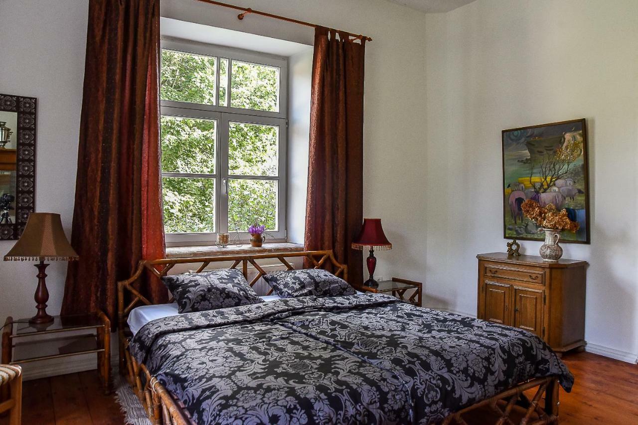 Maras Manor Hotel Turlava Ngoại thất bức ảnh