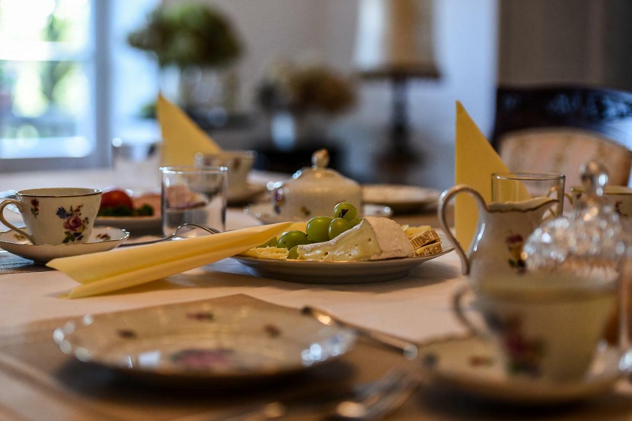 Maras Manor Hotel Turlava Ngoại thất bức ảnh